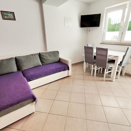 Apartments And Rooms Vuleta, Close To The Beach Makarska Zimmer foto