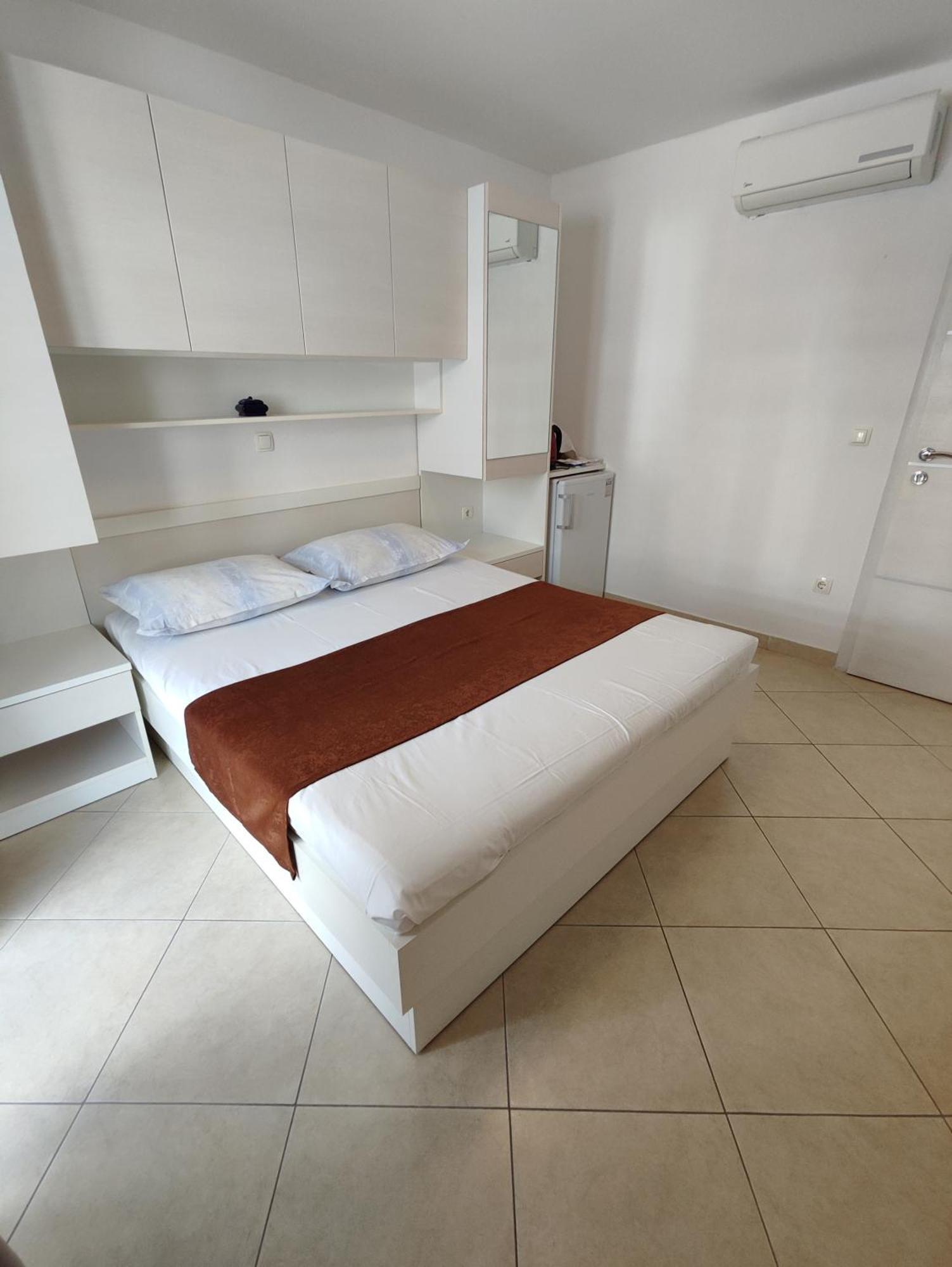 Apartments And Rooms Vuleta, Close To The Beach Makarska Zimmer foto